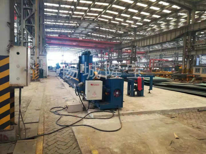 直角無梁銑邊機(jī)使用現(xiàn)場1