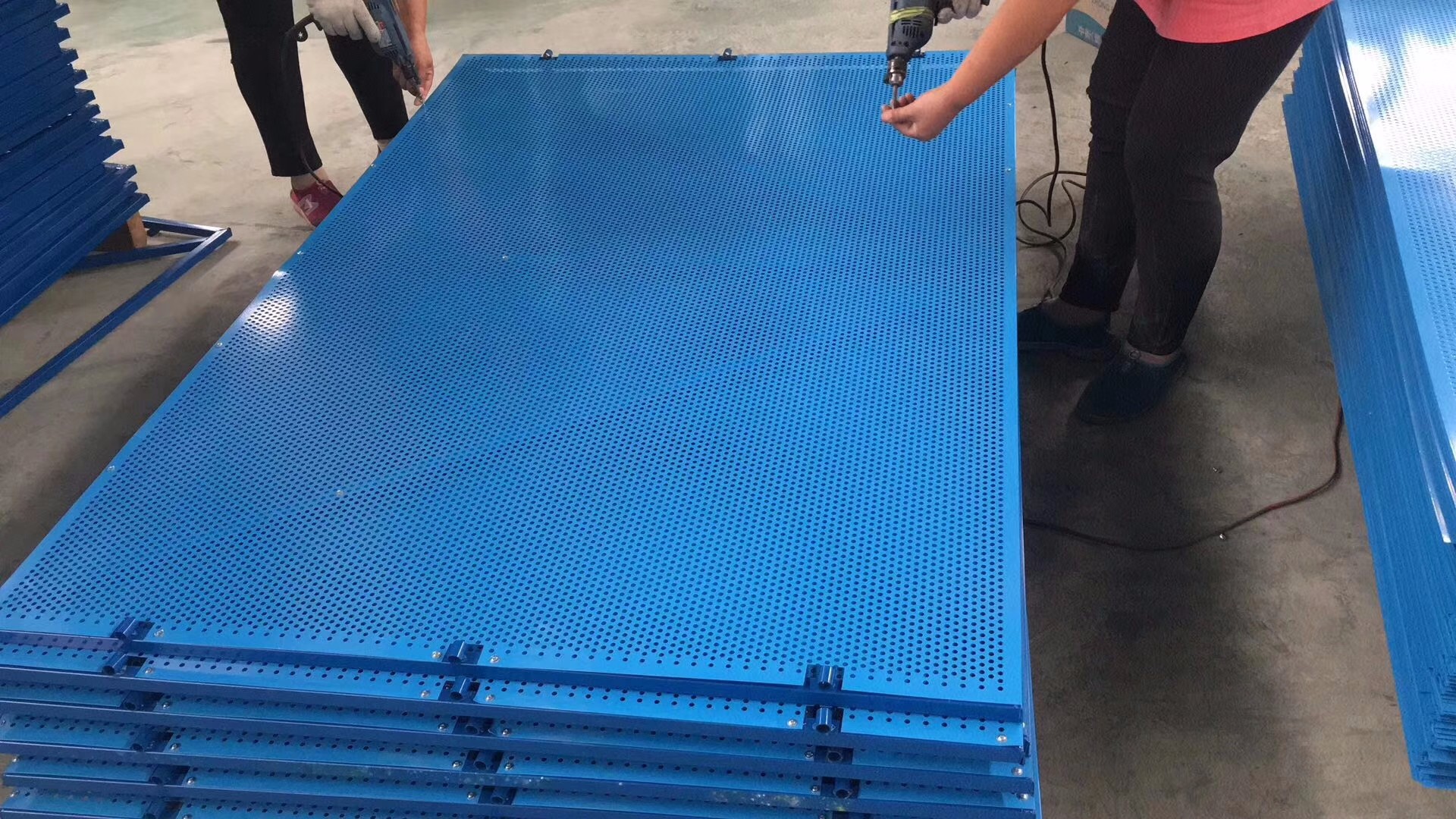 金屬防護(hù)網(wǎng)