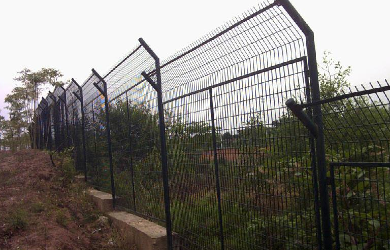 隔離柵護(hù)欄網(wǎng) 隔離柵護(hù)欄網(wǎng)