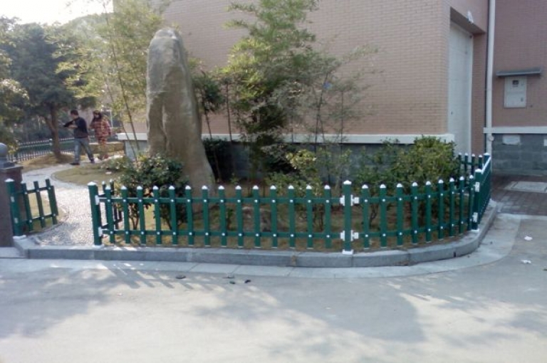 草坪護欄網規格