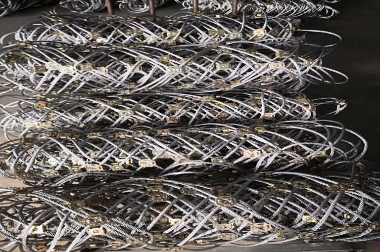 山體滑坡防護網